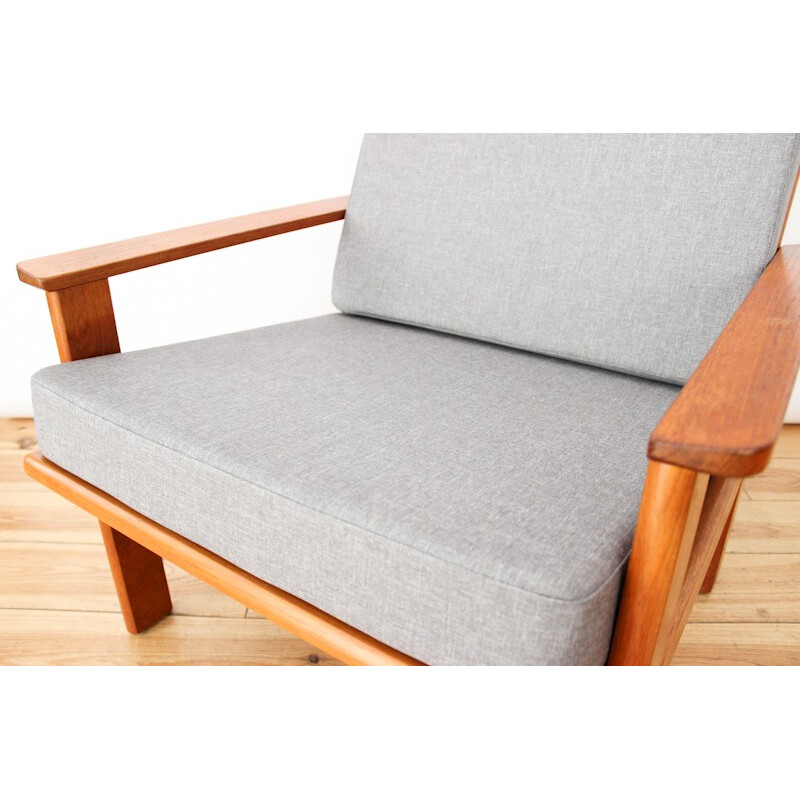 Fauteuil scandinave gris retapissé - 1960