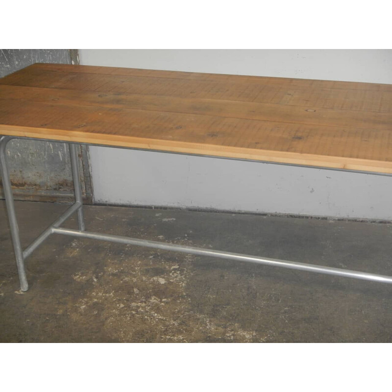 Table vintage avec base en aluminium et plateau en sapin