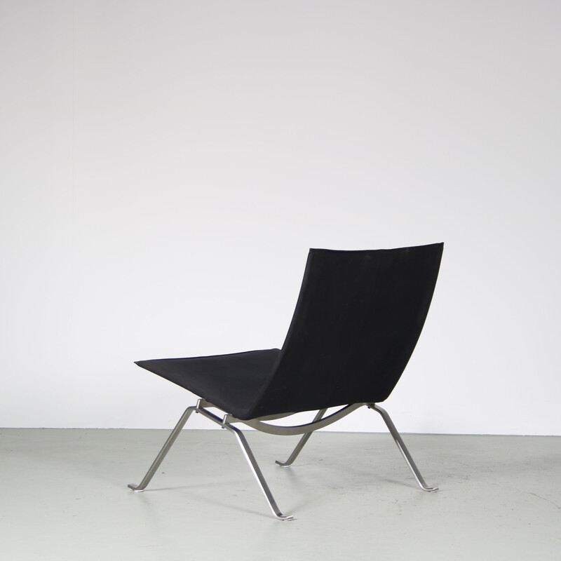 Par de cadeiras PK22 vintage em metal cromado e tela preta de Poul Kjaerholm para Fritz Hansen, Dinamarca 2010