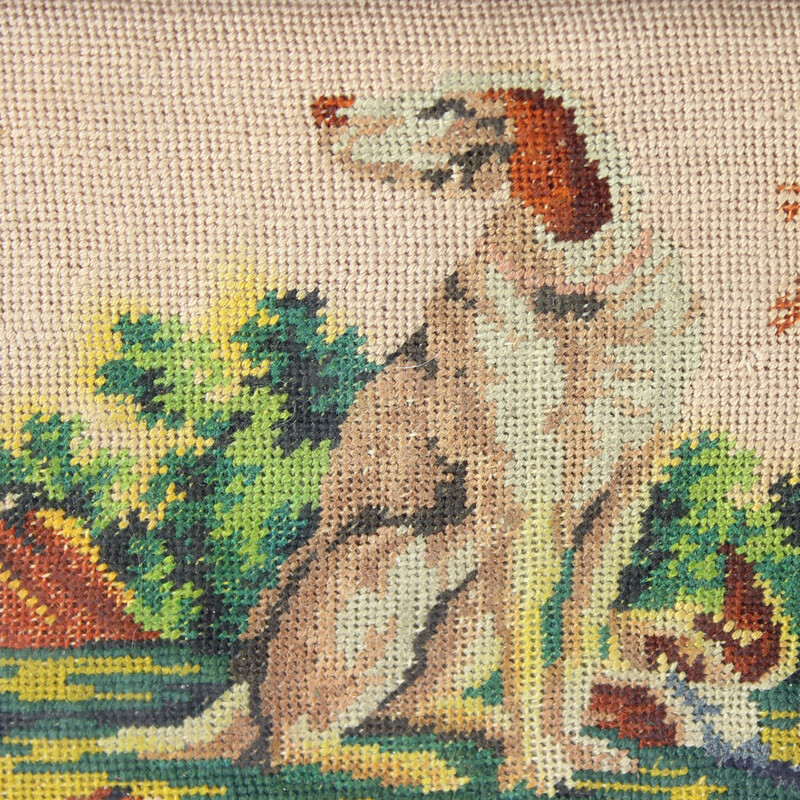 Tapete vintage representando um cão sentado, Checoslováquia 1920
