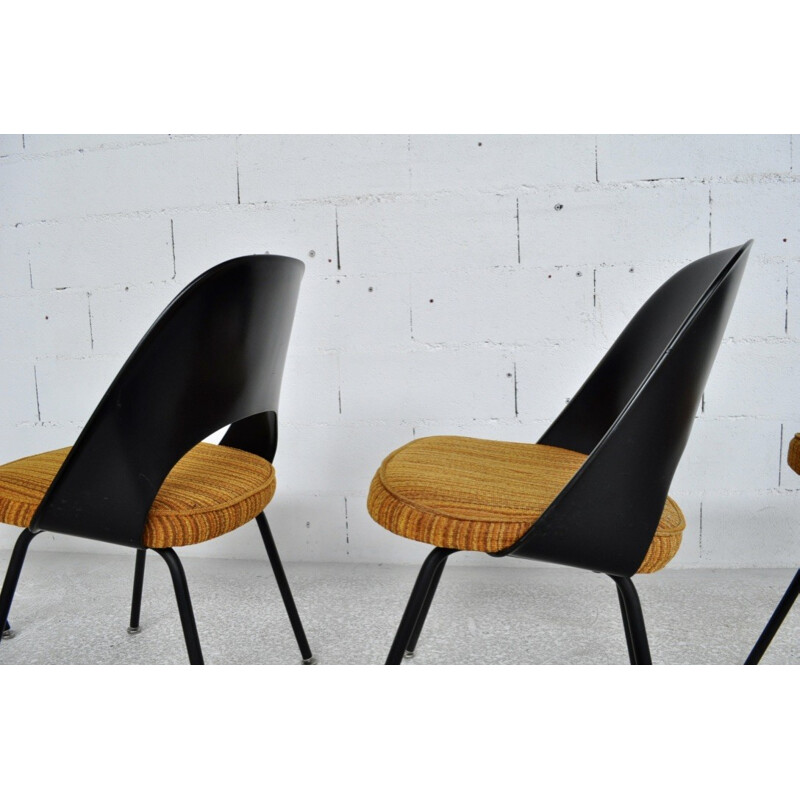 Suite de 4 chaises modèle Conférence par Eero Saarinen - 1970