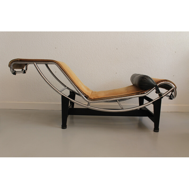 LC4 lounge chair in foal skin by Le Corbusier, Pierre Jeanneret and Charlotte Perriand - 1960s