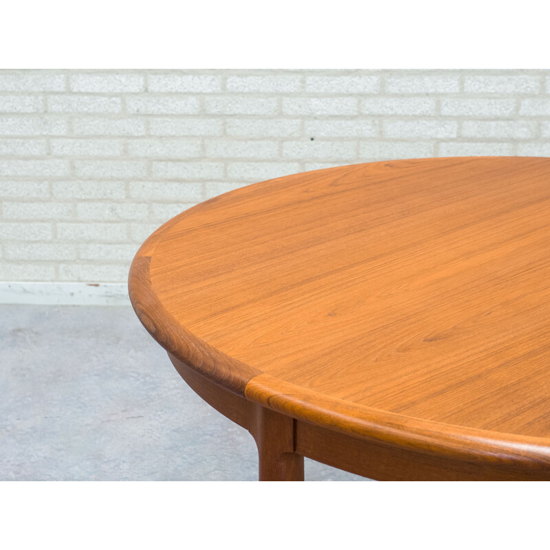 J.L. Møller Møbelfabrik extendable teak dining table designed by Niels Otto Møller - 1960s