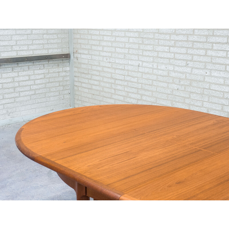 J.L. Møller Møbelfabrik extendable teak dining table designed by Niels Otto Møller - 1960s