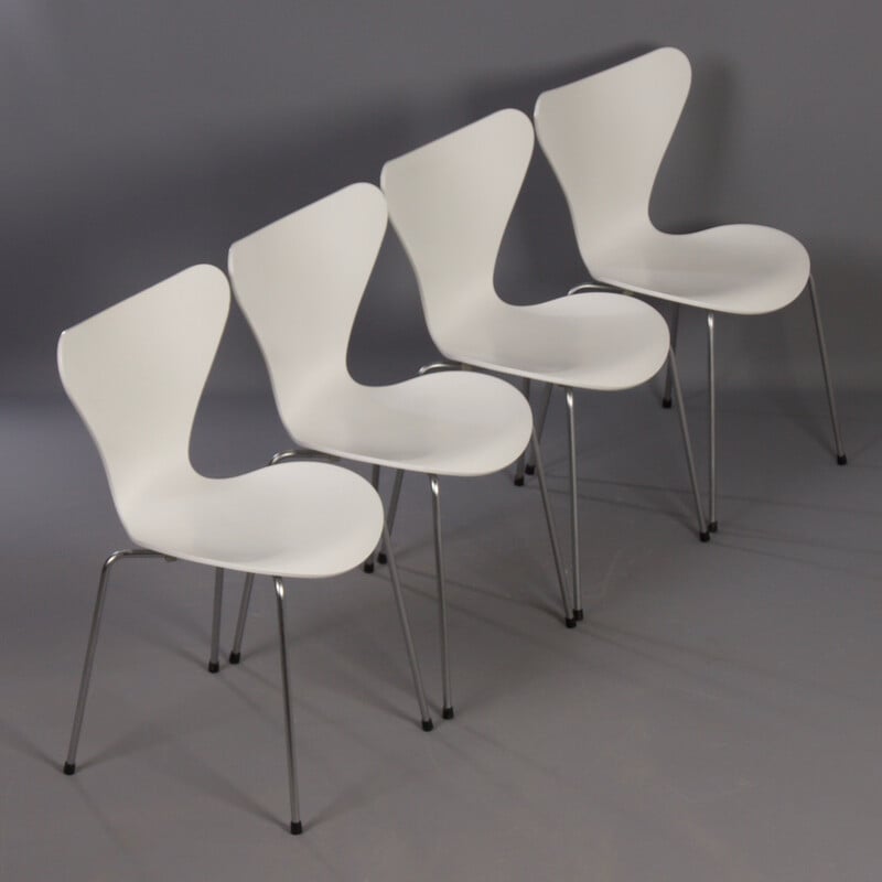 Ensemble de 4 chaises papillon vintage en bois blanc par Arne Jacobsen pour Fritz Hansen, 2008