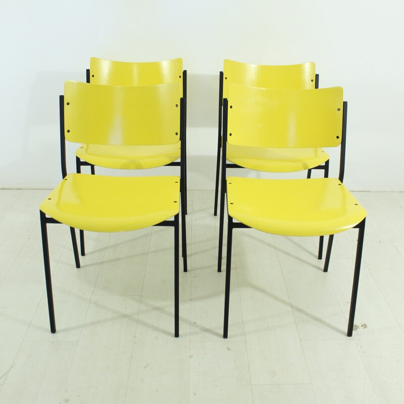 Set of 4 vintage yellow dinning chairs - 1960s