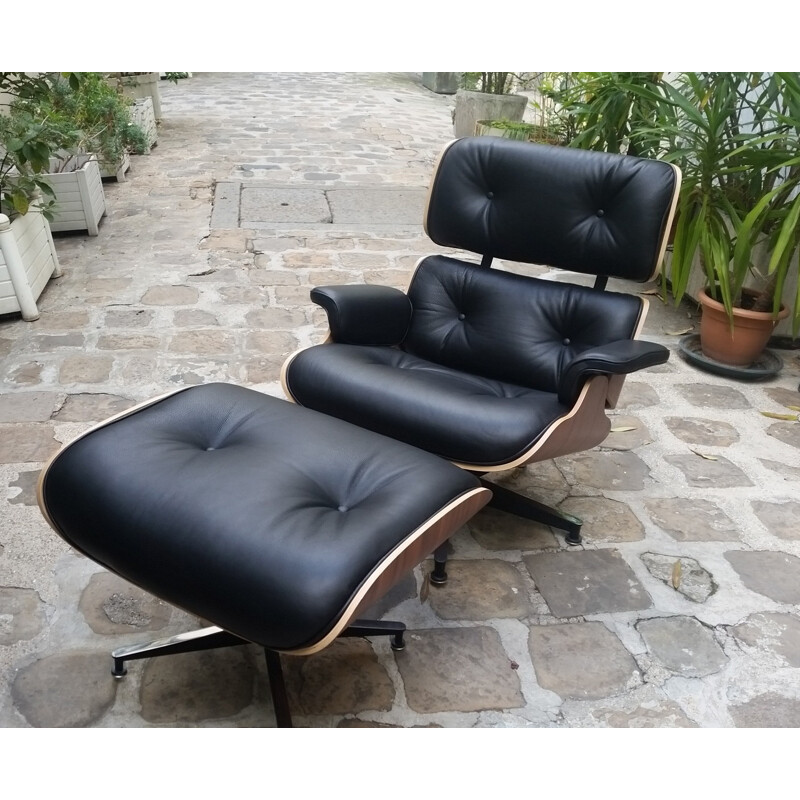 Lounge chair & ottoman par Eames pour Herman Miller - 2000