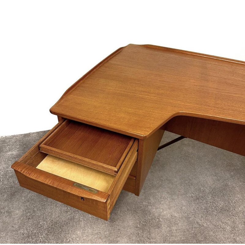 Bureau vintage Boomerang en teck par Peter Lovig Nielsen pour Dansk, Danemark 1960