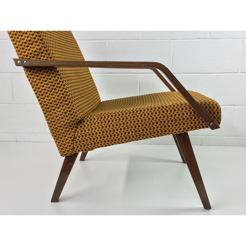 Safranfarbener Sessel aus Holz und Stoff - 1960