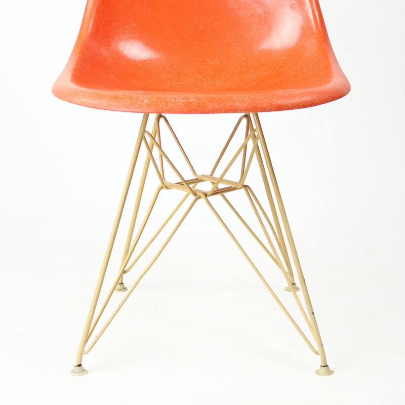 Cadeira de concha em fibra de vidro laranja vintage de Charles e Ray Eames para a Herman Miller, 1960