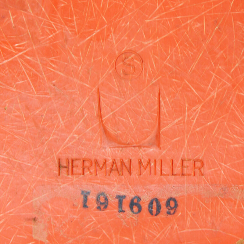 Schalenstuhl aus orangefarbenem Fiberglas von Charles und Ray Eames für Herman Miller, 1960