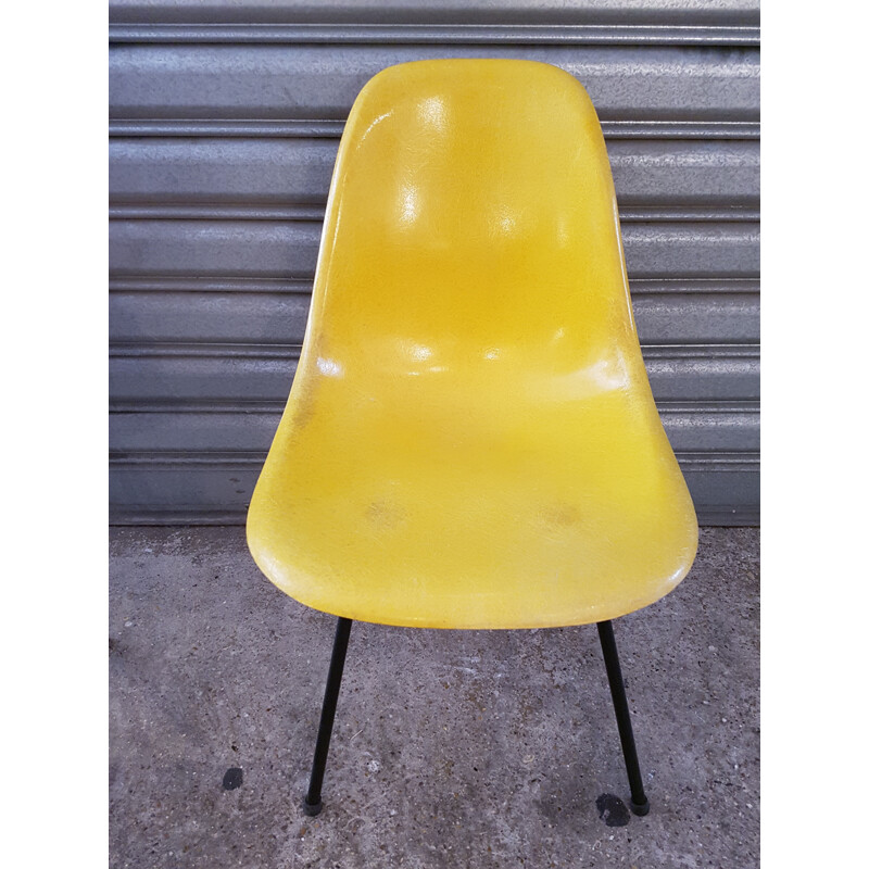 Set of 4 multicolored chairs by Charles and Ray Eames for Herman Miller - 1960s