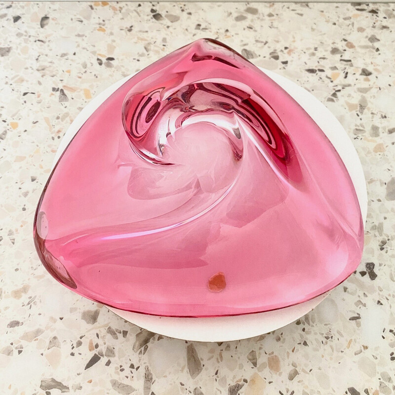 Vintage triangular bowl "Patelle" in pink crystal for Val Saint Lambert, France 1962