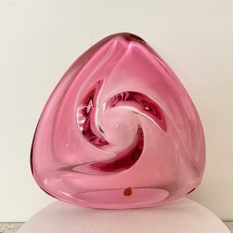 Vintage triangular bowl "Patelle" in pink crystal for Val Saint Lambert, France 1962