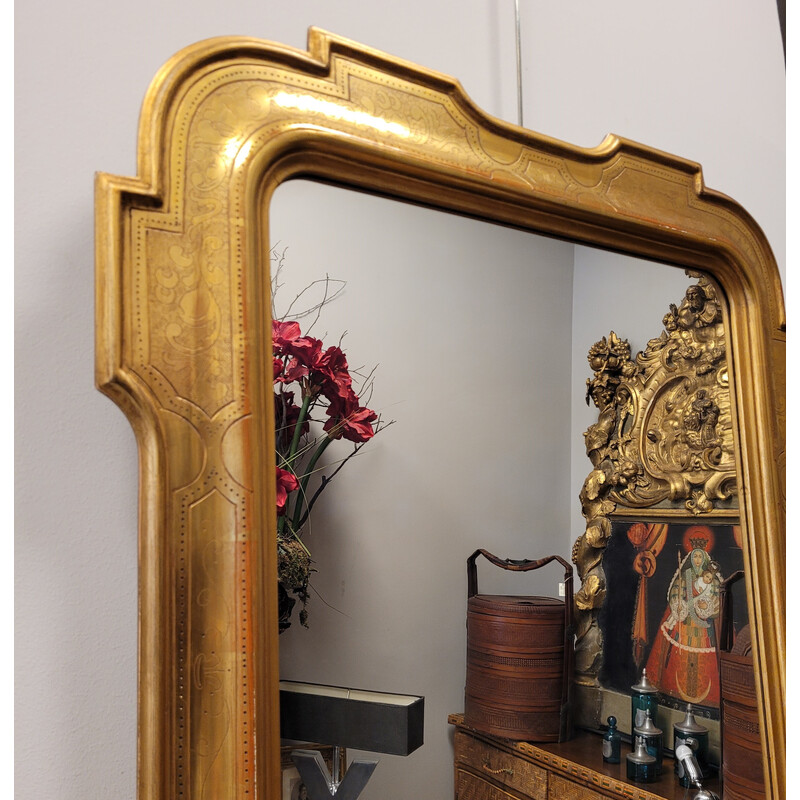 Vintage mirror in carved and gilded wood, Italy