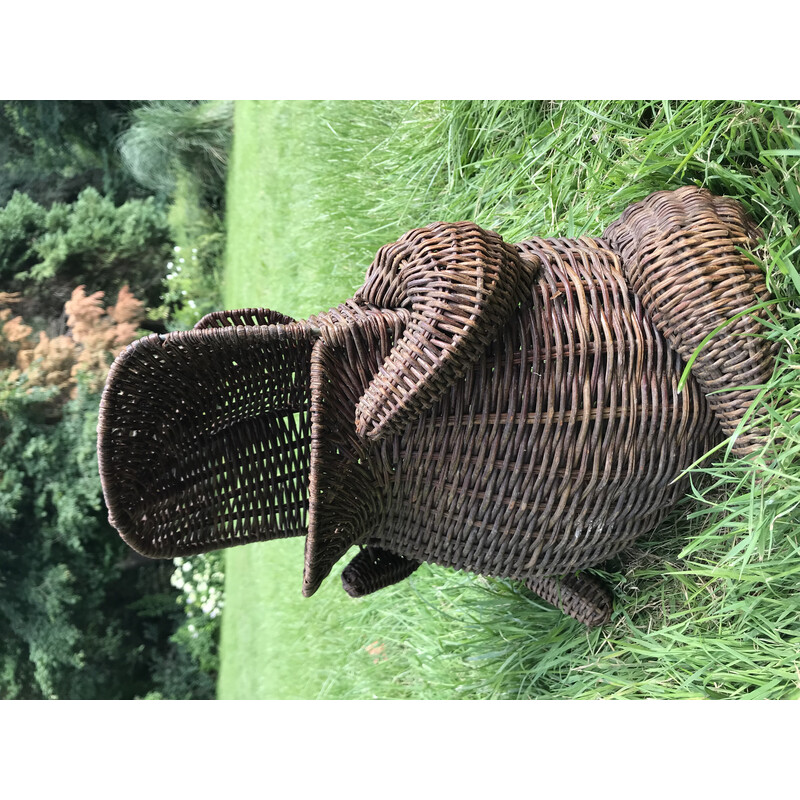 Vintage wicker frog-shaped magazine rack, 1970