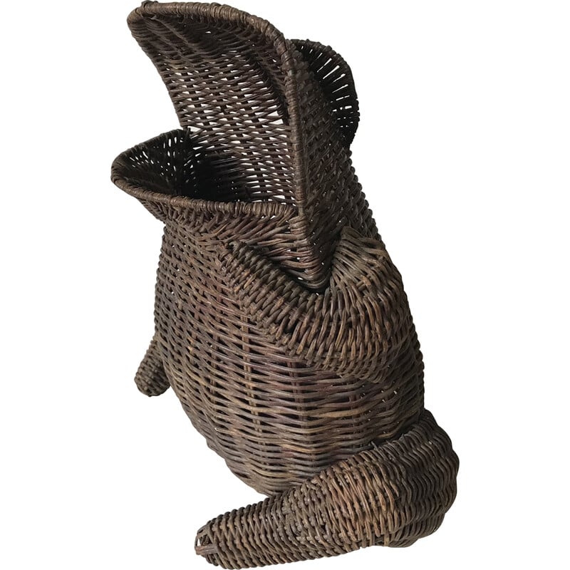 Vintage wicker frog-shaped magazine rack, 1970