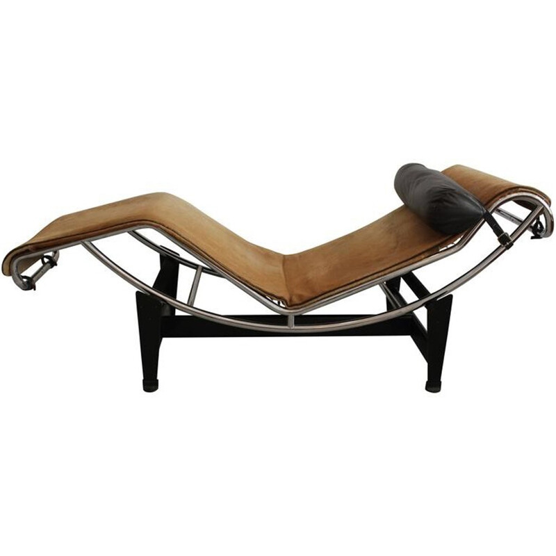 LC4 lounge chair in foal skin by Le Corbusier, Pierre Jeanneret and Charlotte Perriand - 1960s