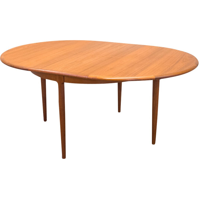 J.L. Møller Møbelfabrik extendable teak dining table designed by Niels Otto Møller - 1960s