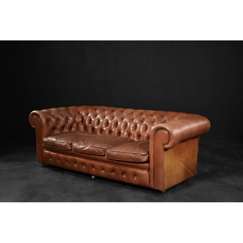 Vintage 3-seater Chesterfield sofa in solid wood and leather for Artistic Upholestery Limited, England 1950