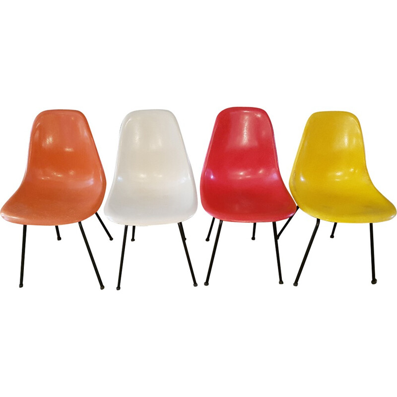 Set of 4 multicolored chairs by Charles and Ray Eames for Herman Miller - 1960s