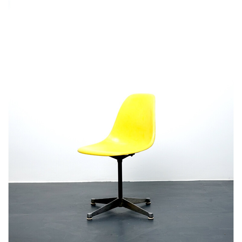 Chaise vintage jaune en fibre de verre de Charles et Ray Eames pour Herman Miller, Allemagne 1960