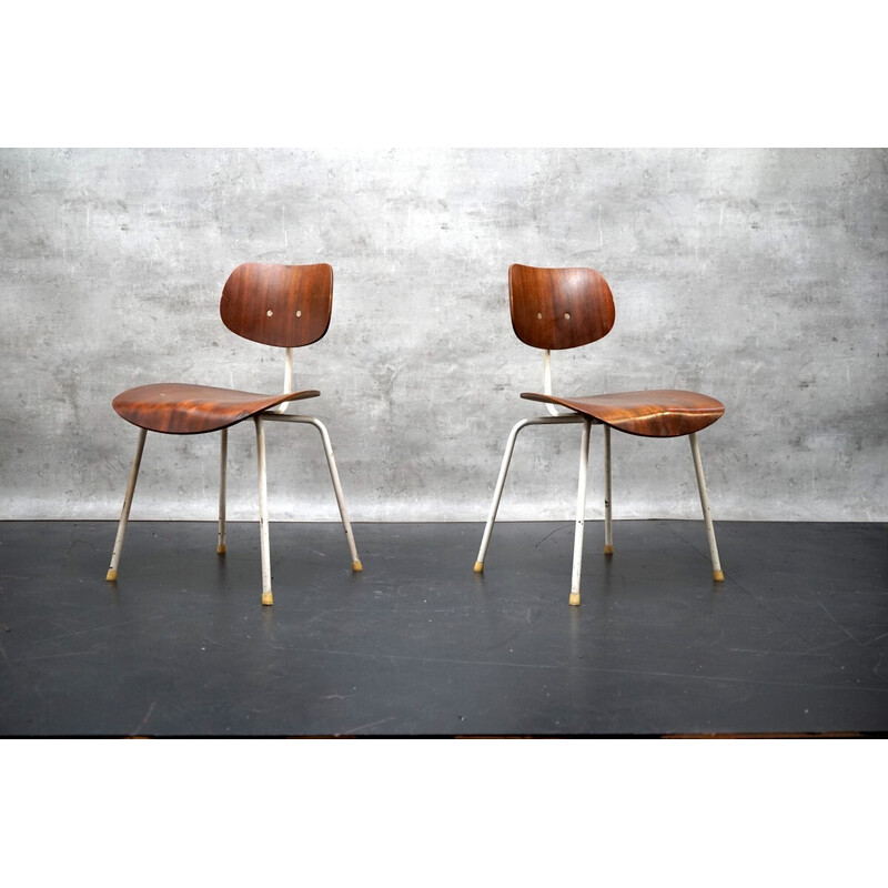 Pair of vintage Se68 side chairs in teak wood by Egon Eiermann for Wilde and Spieth, Germany