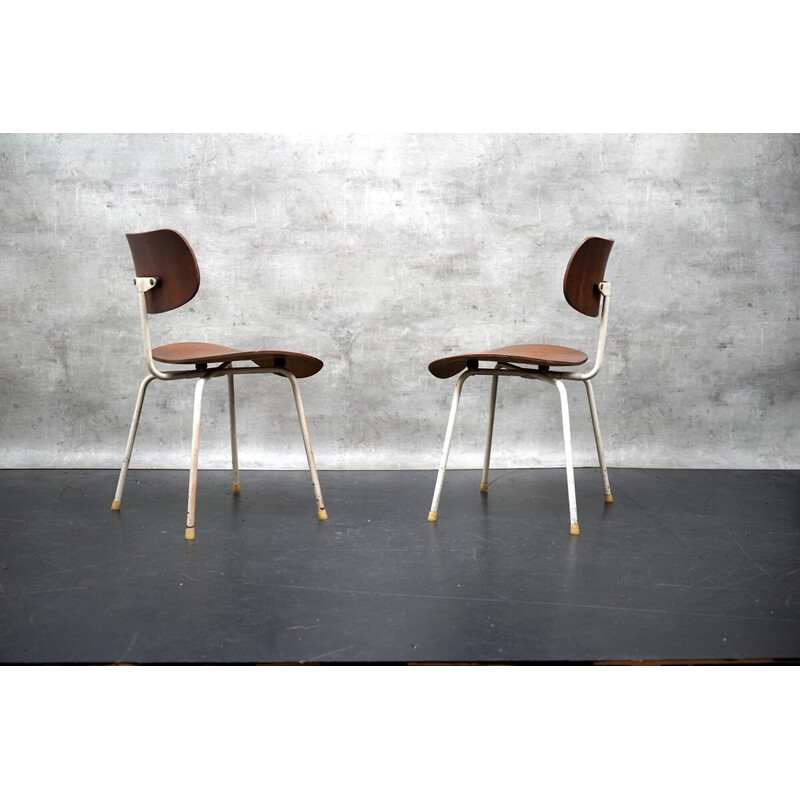 Pair of vintage Se68 side chairs in teak wood by Egon Eiermann for Wilde and Spieth, Germany