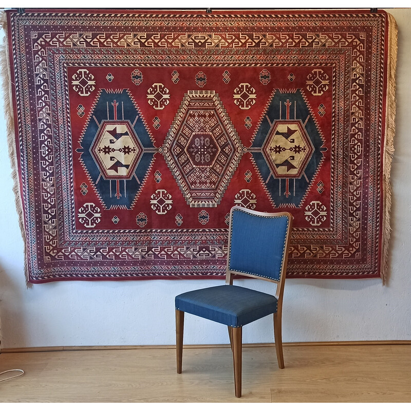 Vintage oriental patterns wall rug
