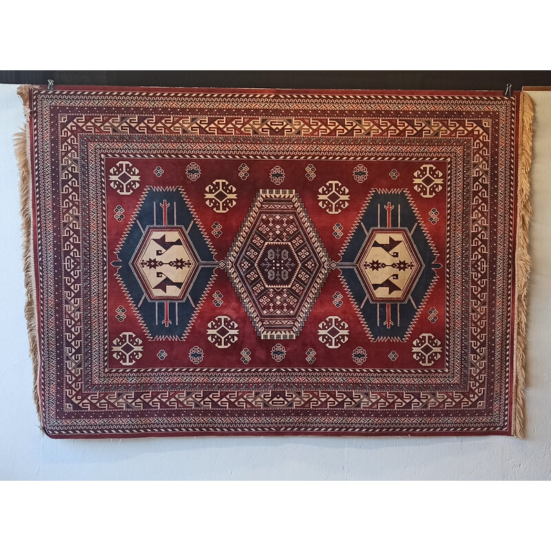 Vintage oriental patterns wall rug