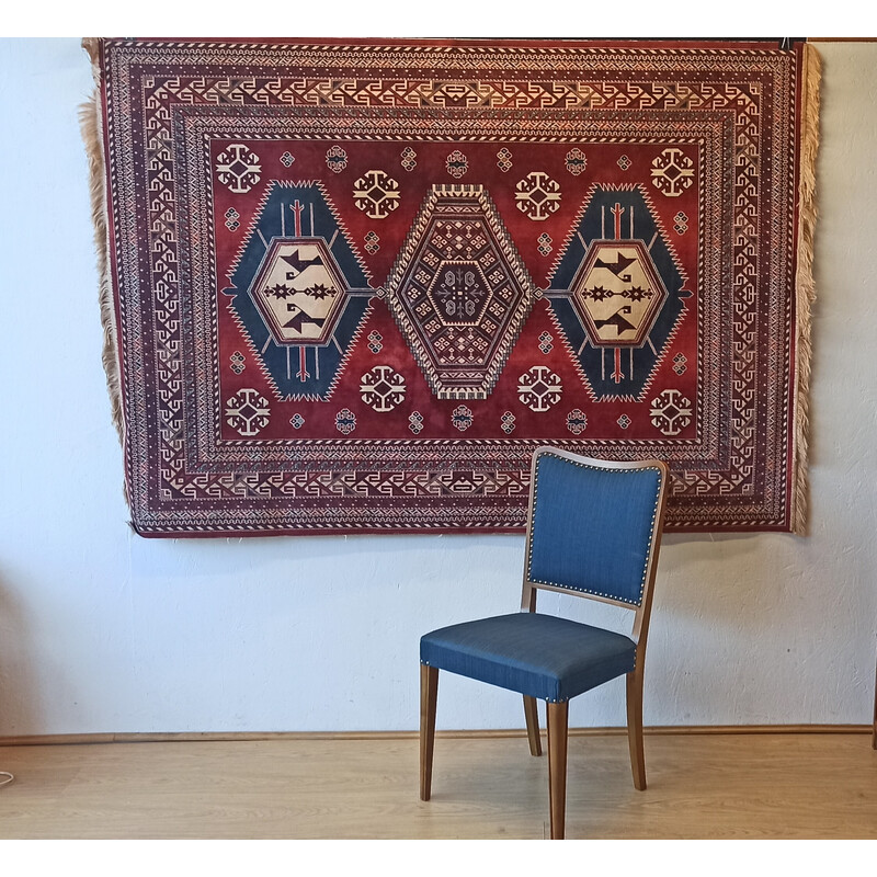 Vintage oriental patterns wall rug