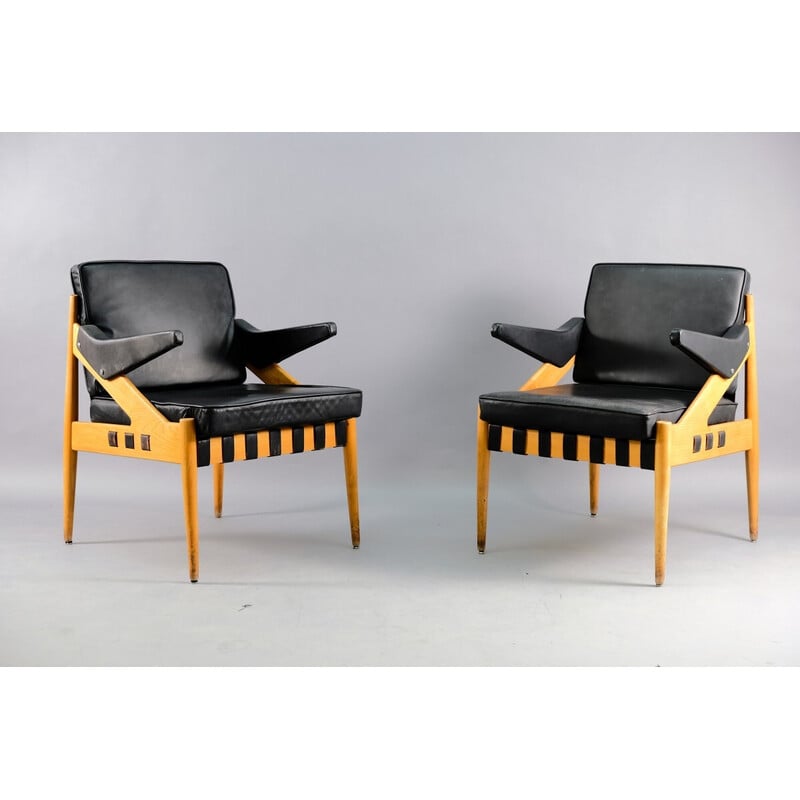 Pair of vintage SE122 A armchairs in beech wood and leather by Egon Eiermann for Wilde and Spieth, Germany 1950