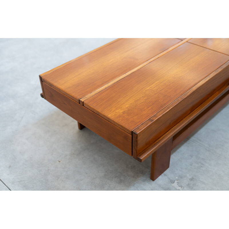 Vintage walnut veneer coffee table by Michelucci and Giovanni, 1970
