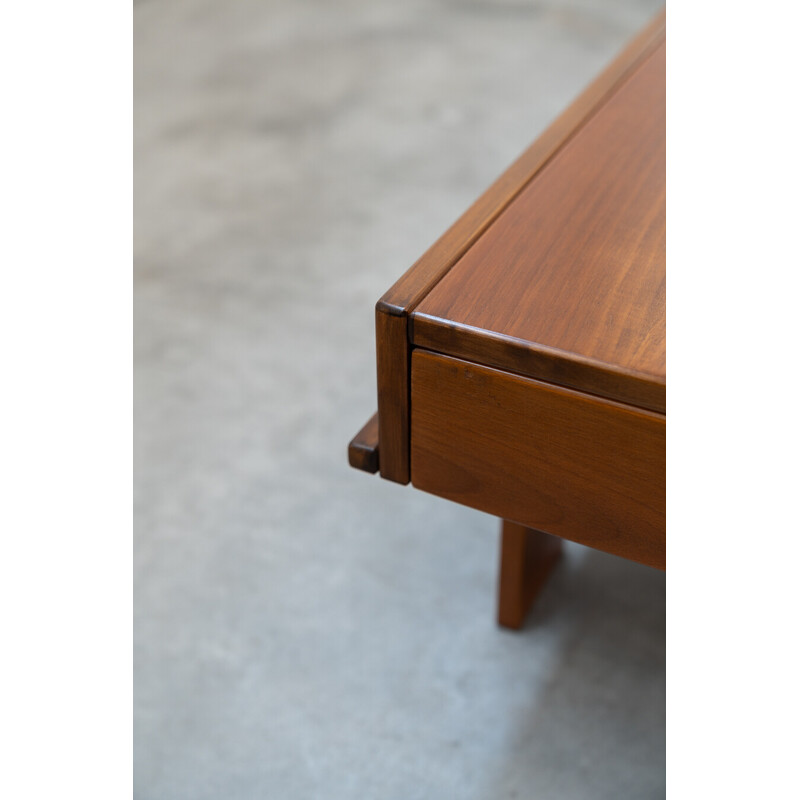 Vintage walnut veneer coffee table by Michelucci and Giovanni, 1970