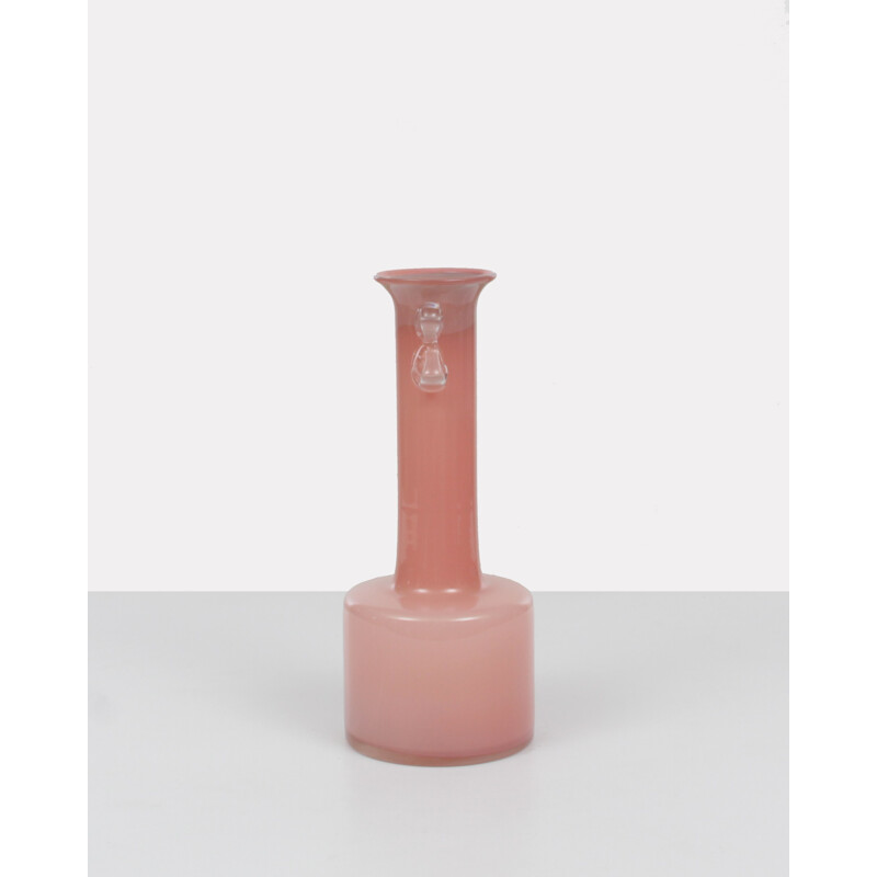 Vase d'Europe de l'Est rose en verre par Jerzy Słuczan-Orkusz - 1980