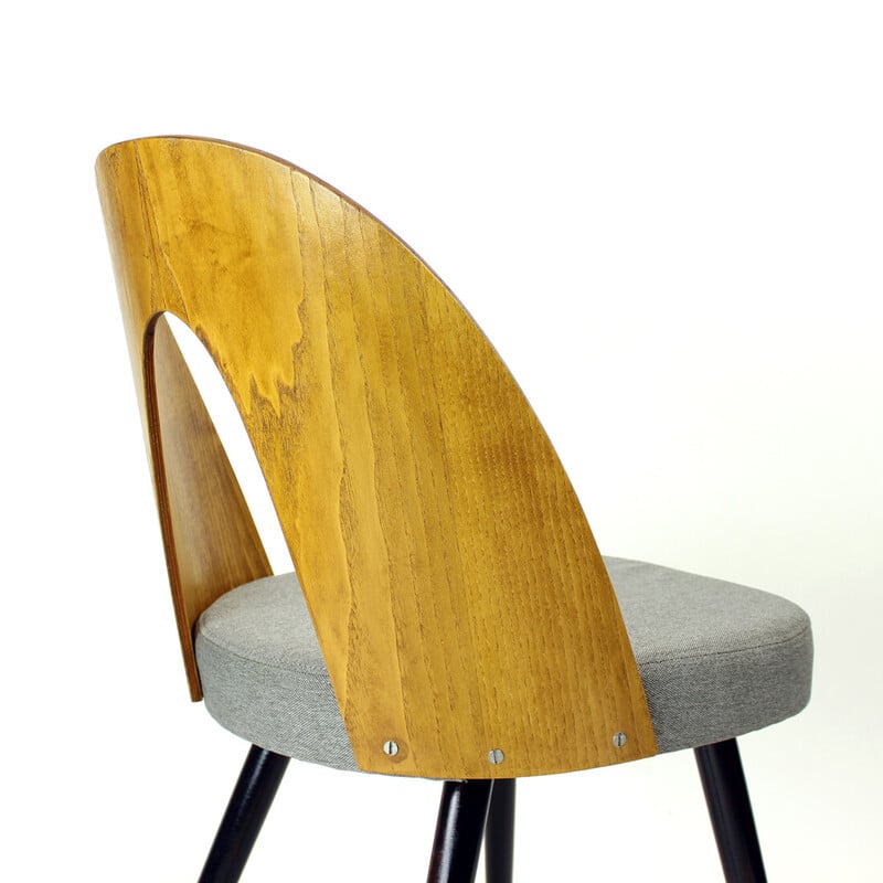Conjunto de 4 cadeiras vintage em carvalho e tecido de Antonin Šuman para Tatra, 1960