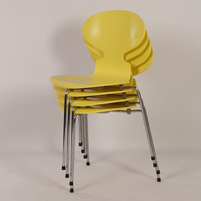 Ensemble de 4 chaises fourmi jaunes en contreplaqué et en chrome par Arne Jacobsen pour Fritz Hansen - 1950