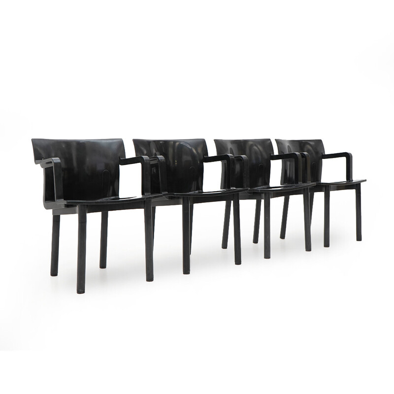 Conjunto de 4 cadeiras vintage modelo "4870" em plástico preto moldado por Anna Castelli para a Kartell, Itália 1980