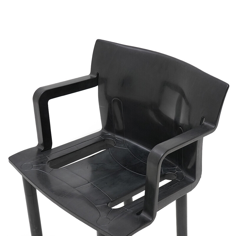 Conjunto de 4 cadeiras vintage modelo "4870" em plástico preto moldado por Anna Castelli para a Kartell, Itália 1980