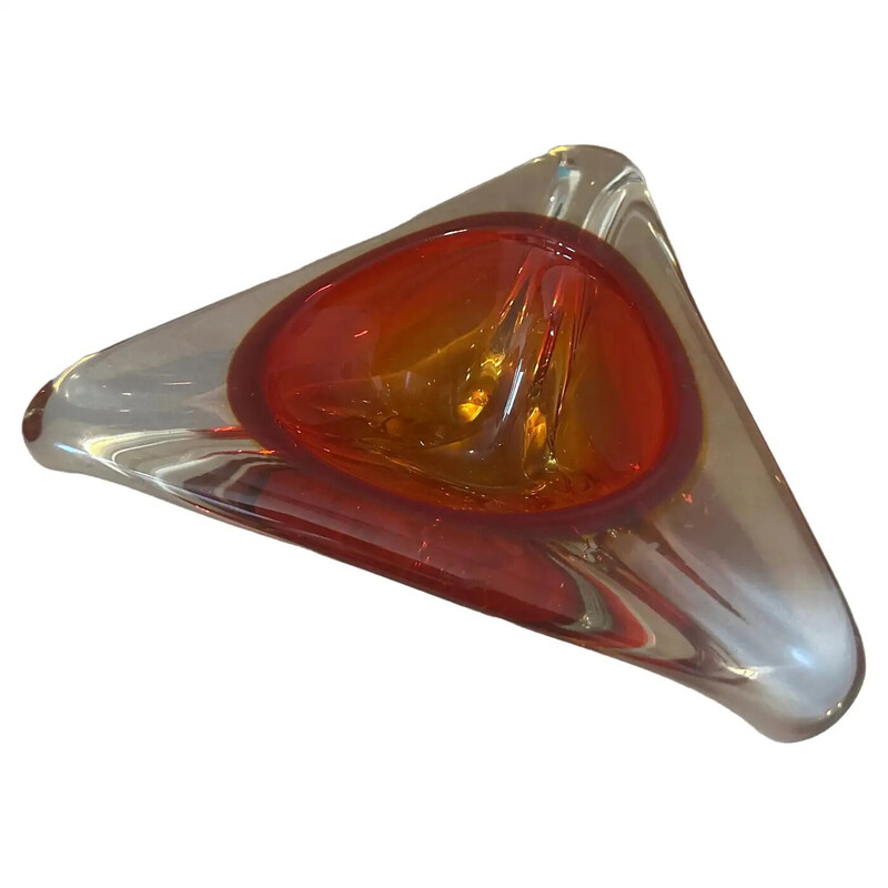 Cendrier vintage triangulaire en verre de Murano Sommerso rouge pour Seguso, Italie 1960