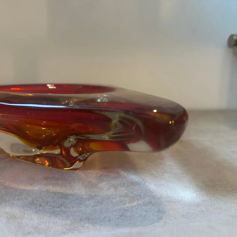 Vintage triangular ashtray in red Sommerso Murano glass for Seguso, Italy 1960