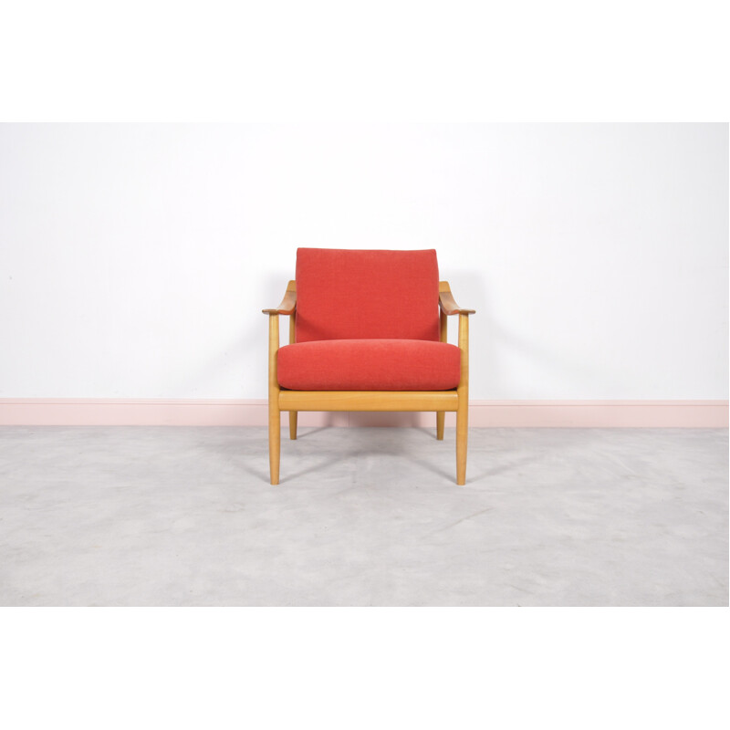 Fauteuil en bois de cerisier et tissu rouge - 1960