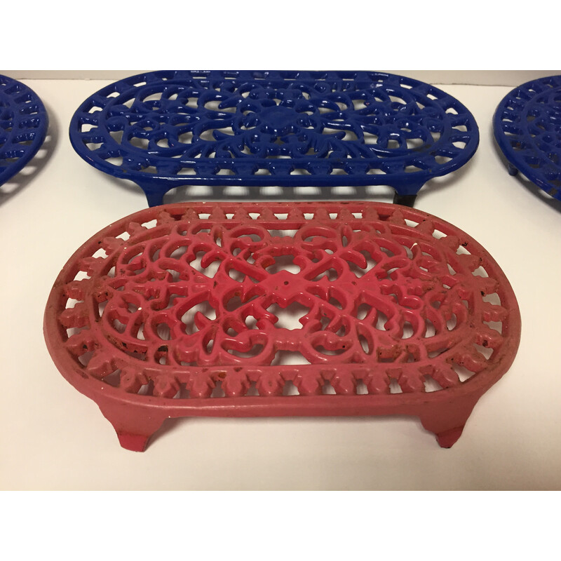 Set of 4 vintage enamelled cast-iron trivets