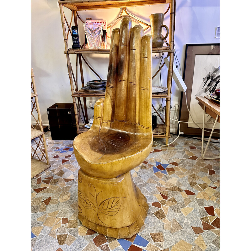 Chaise vintage "Main de Boudha" en bois dur sculpté, 1970
