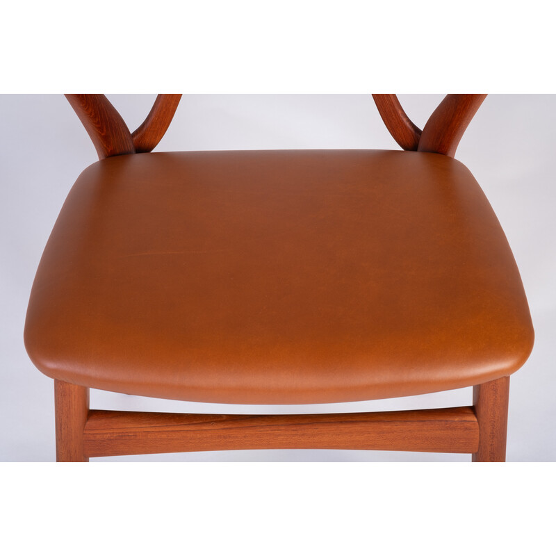 Vintage model 255 dining chair in teak and leather by Henning Kjærnulf for Bruno Hansen, Denmark 1960