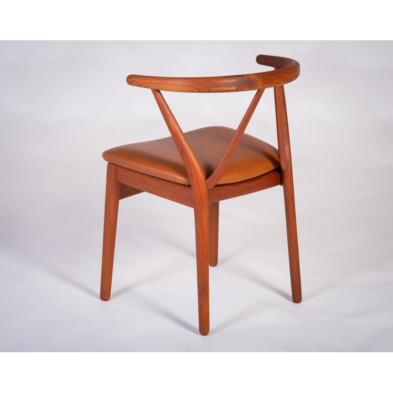 Vintage model 255 dining chair in teak and leather by Henning Kjærnulf for Bruno Hansen, Denmark 1960