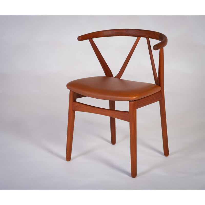 Vintage model 255 dining chair in teak and leather by Henning Kjærnulf for Bruno Hansen, Denmark 1960