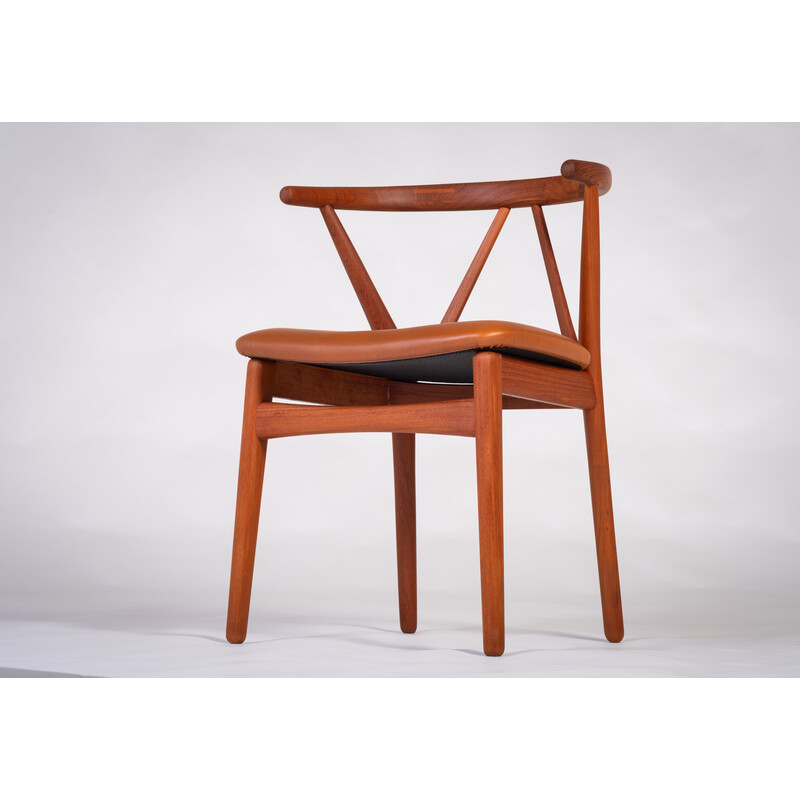 Vintage model 255 dining chair in teak and leather by Henning Kjærnulf for Bruno Hansen, Denmark 1960