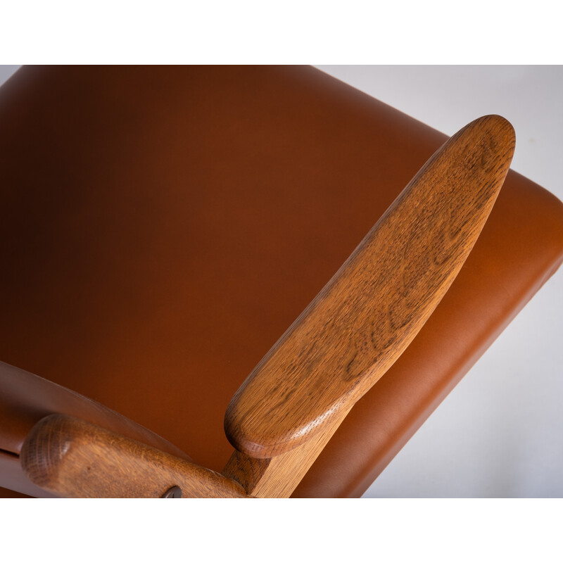 Pair of vintage armchairs in solid oak and leather by Arne Hovmand Olsen, Denmark 1970