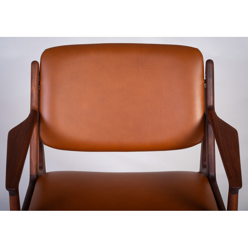 Pair of vintage "Ella" armchairs in teak and leather by Arne Vodder for Vamo, Denmark 1960